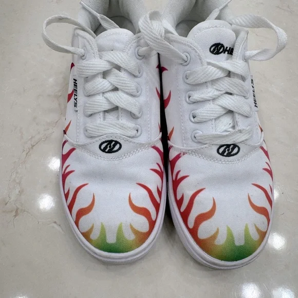 💗Kids’ Healys size 3 - Picture 2 of 4